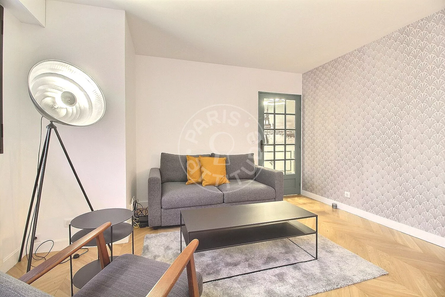 Flat Rue de Lourmel in Paris