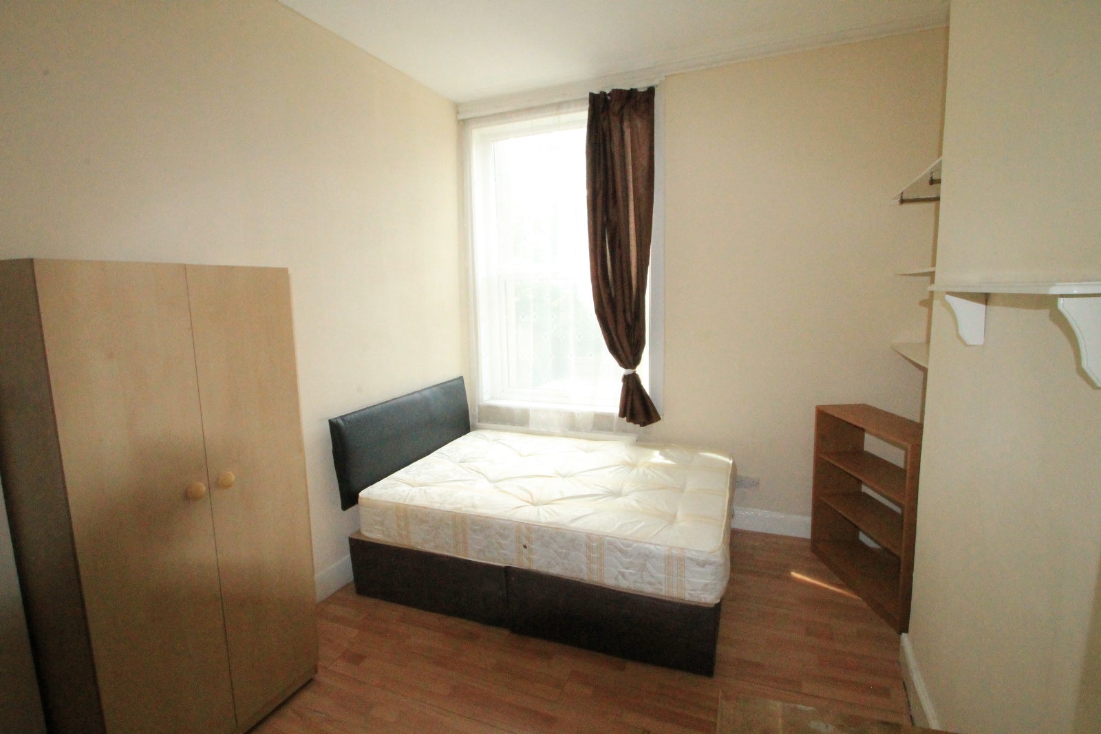 Flat Lennox Road in Greater London