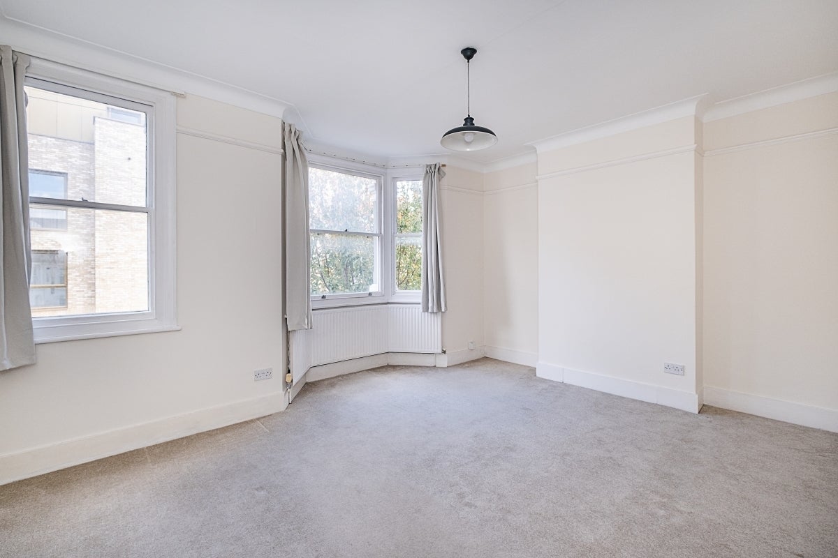 Flat Atheldene Road in Greater London