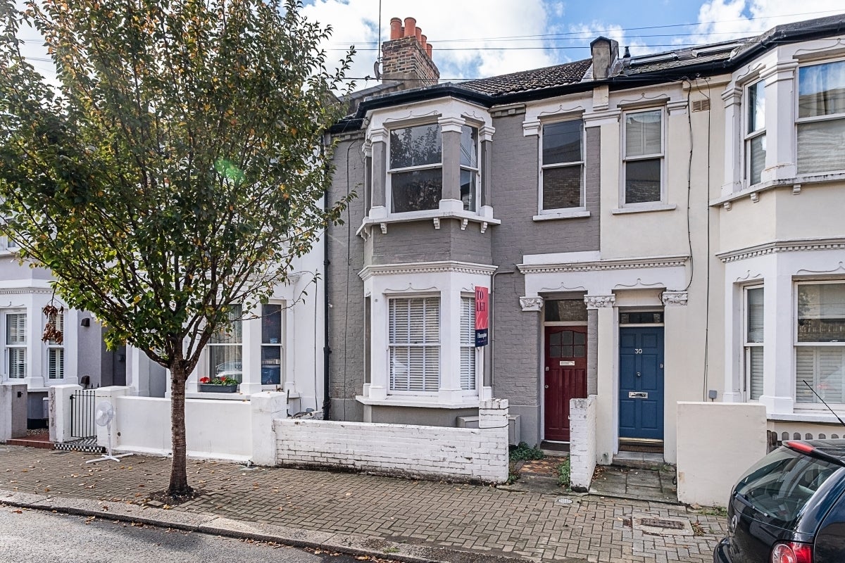 Flat Atheldene Road in Greater London