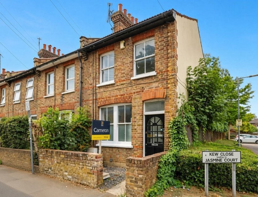 House Chiltern View Road in Greater London