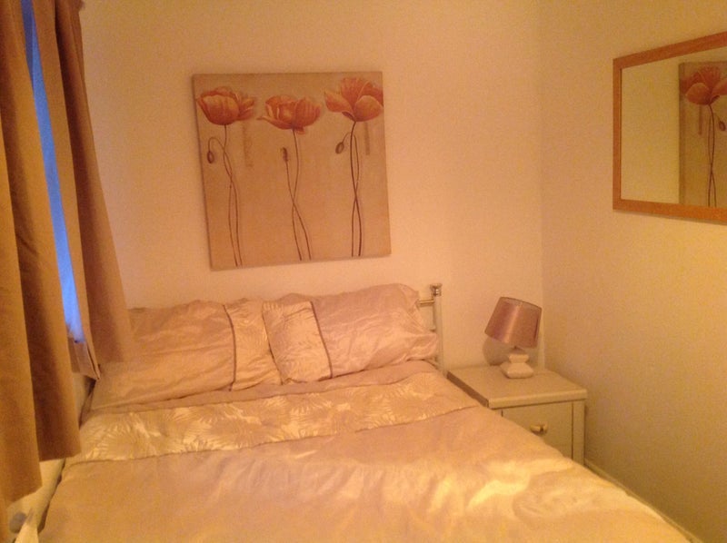 Room Bradgreen Road in Salford