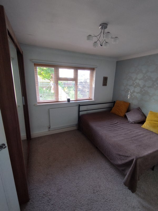 Room Marden Crescent in Greater London
