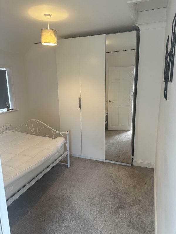 Room Worthing Road in Bristol