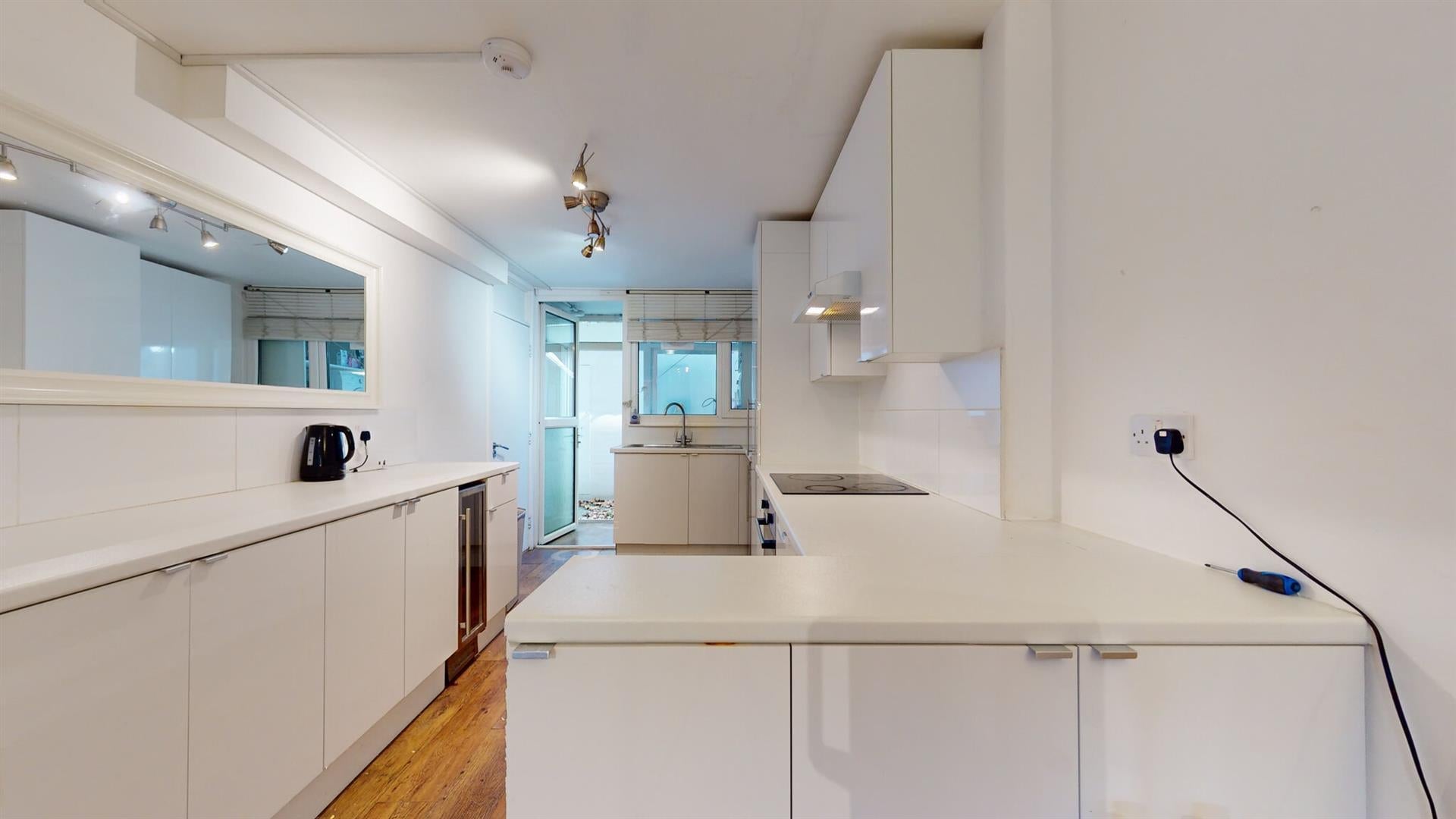 Flat Finborough Road in Greater London