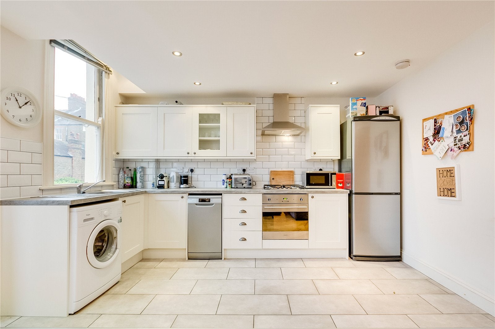 Flat Killyon Road in Greater London