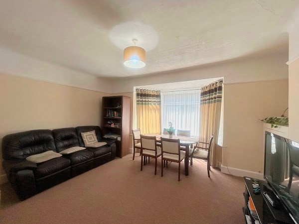 Flat Derby Road in Bournemouth