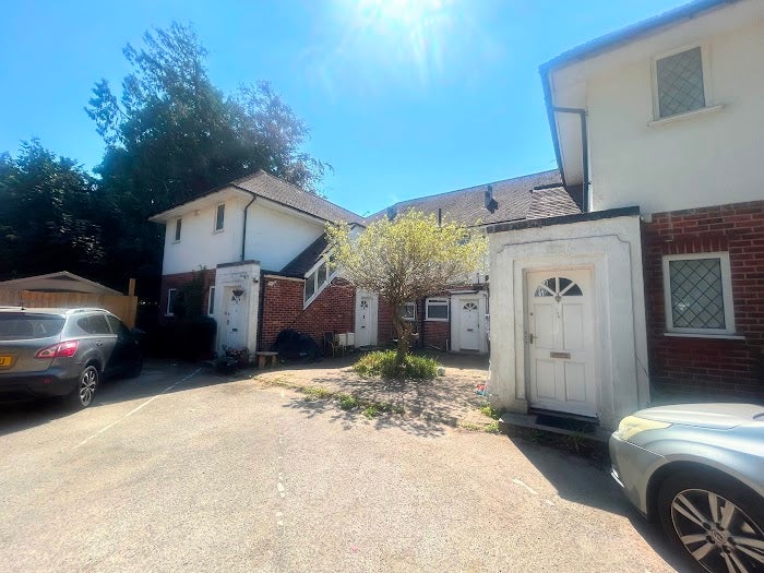 Flat Derby Road in Bournemouth