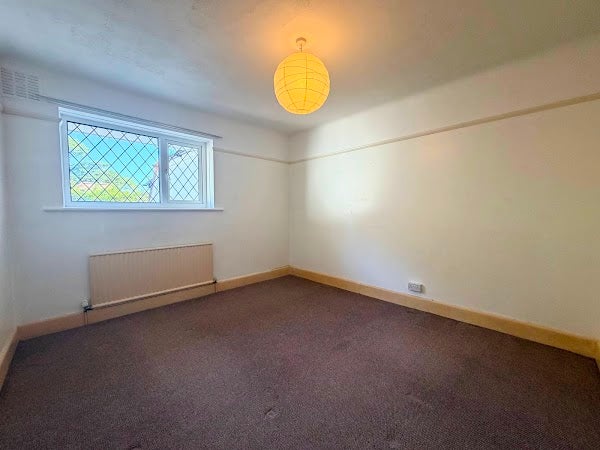 Flat Derby Road in Bournemouth