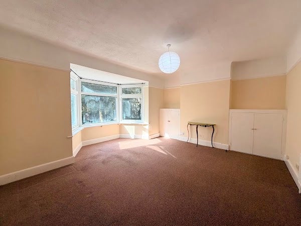 Flat Derby Road in Bournemouth