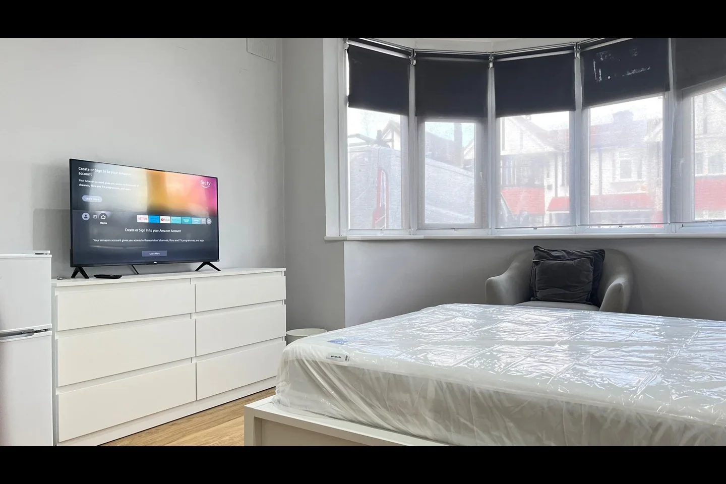 Room Petersfield Close in Greater London