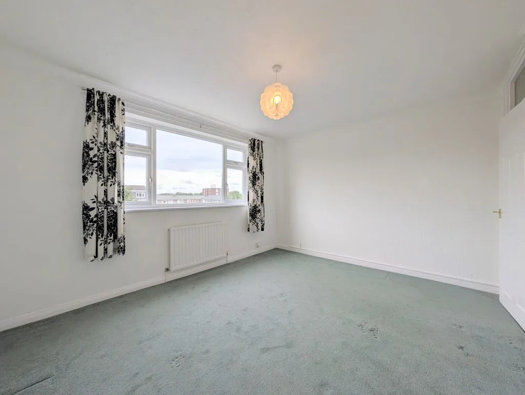 Flat Victoria Way in Southport