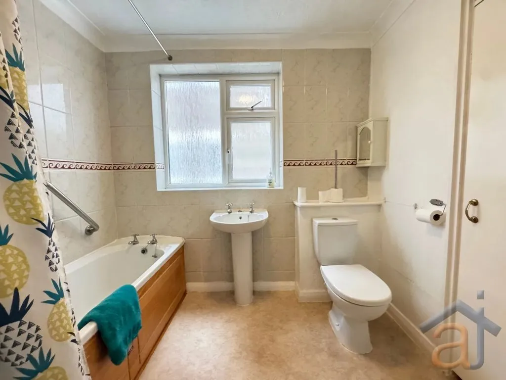 Flat Victoria Way in Southport