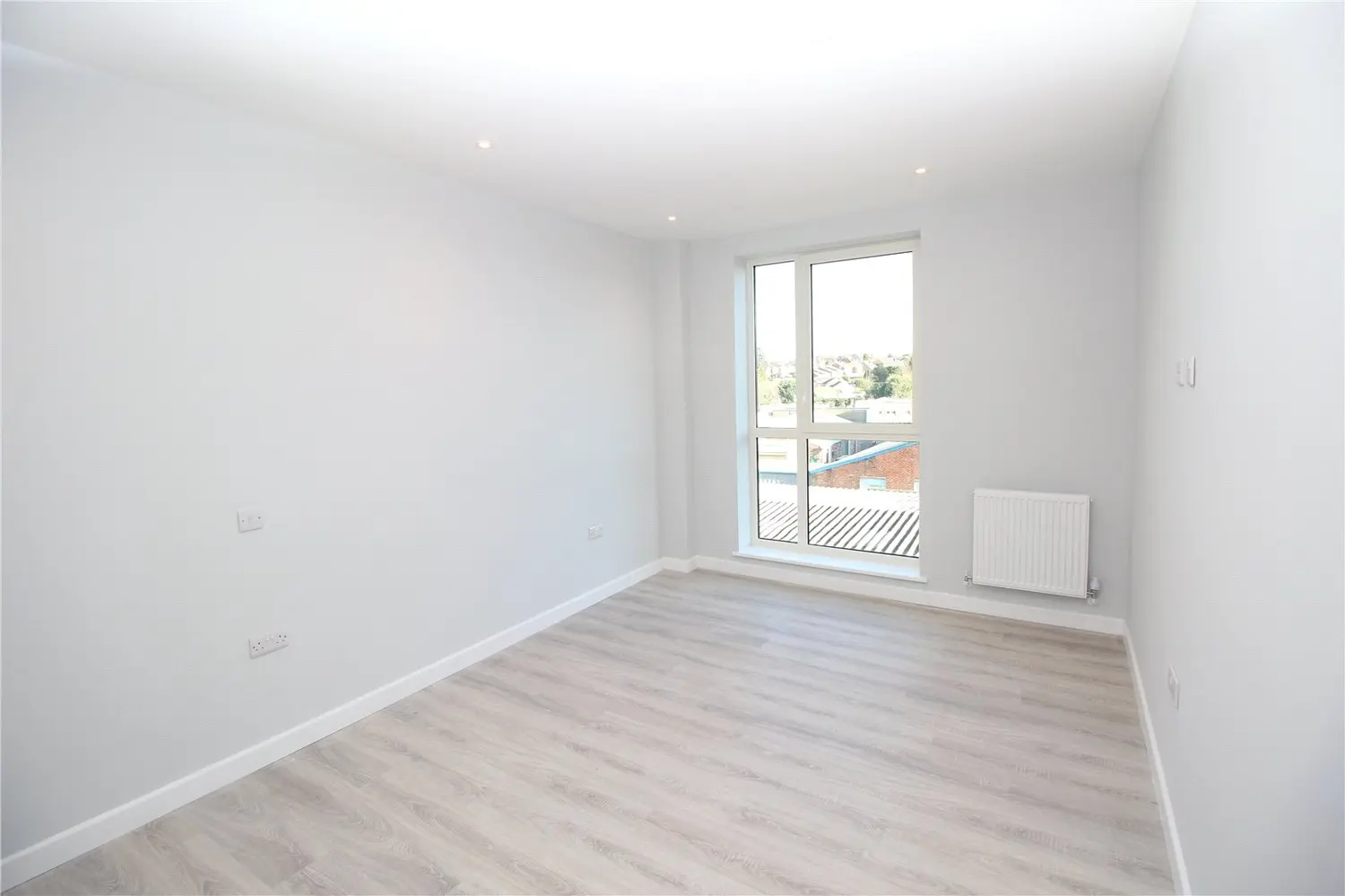 Flat Radford Way in Billericay