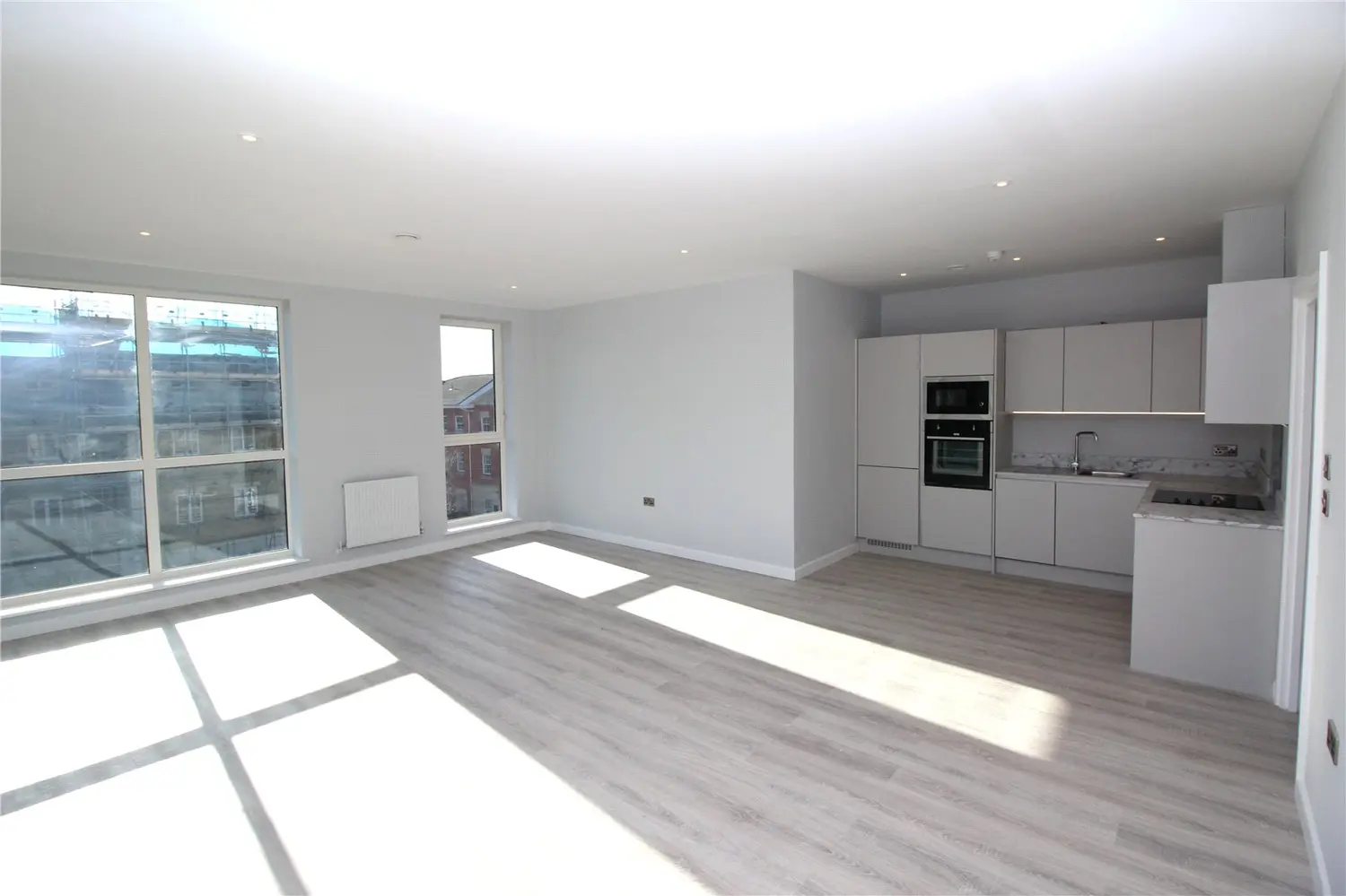 Flat Radford Way in Billericay