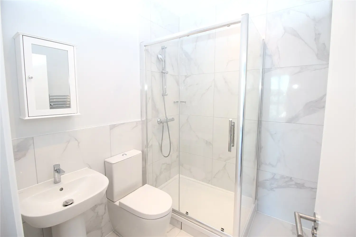 Flat Radford Way in Billericay