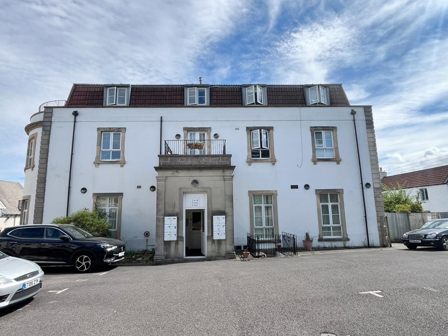 Flat West Hill in Portishead