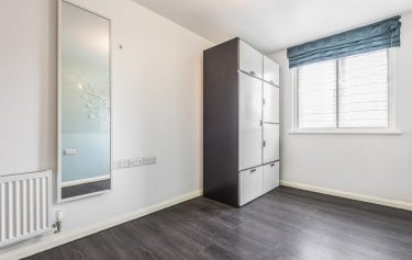 Flat Fusiliers Way in Greater London