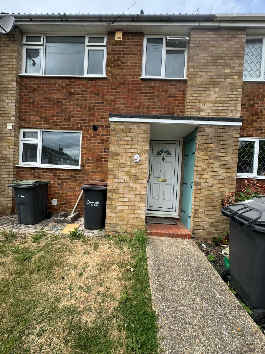 House Handcross Road in Luton