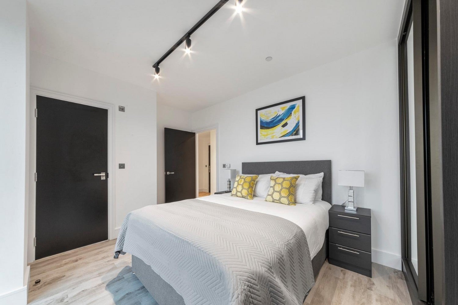 Flat Portal Way in Greater London