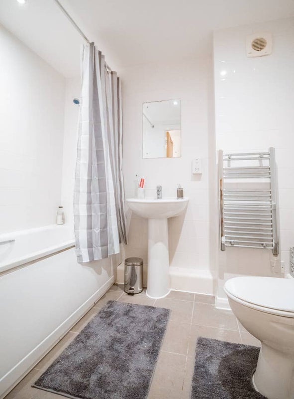 Flat Millharbour in Greater London