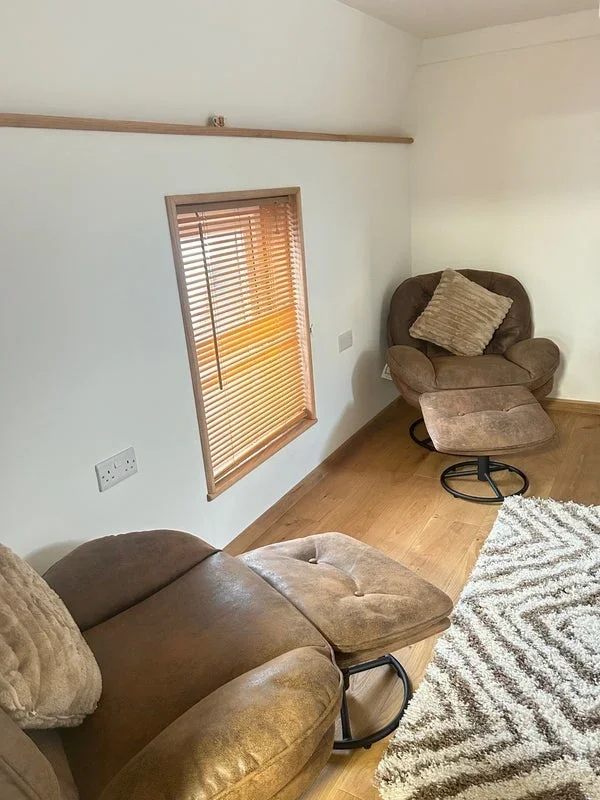 Flat Newchapel Road in Lingfield