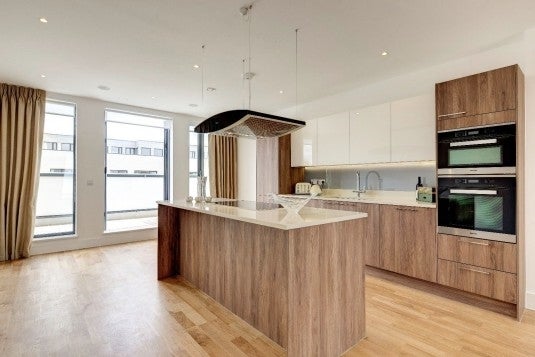 Flat Finchley Road in Greater London