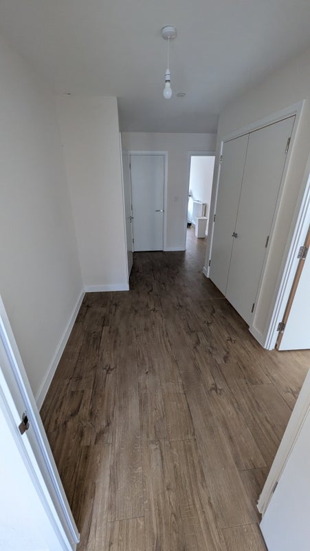 Flat Frank Searle Passage in Greater London