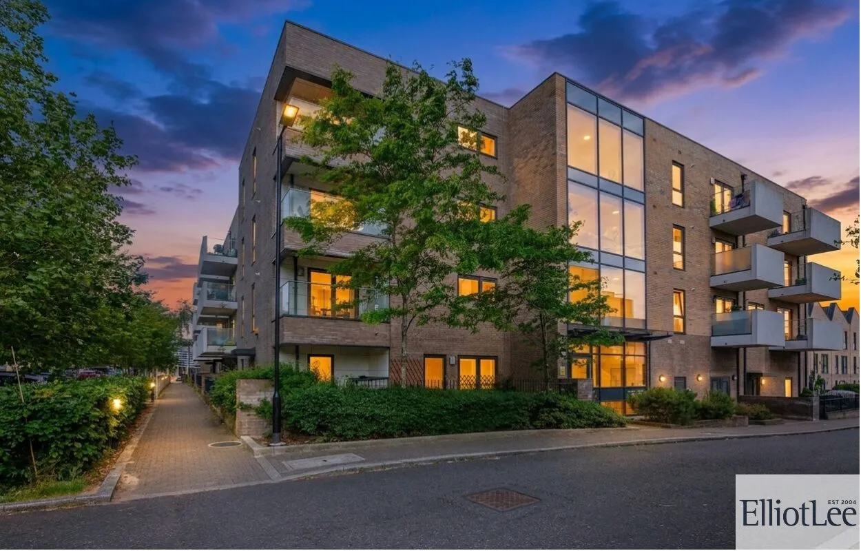 Flat Austen Road in Greater London