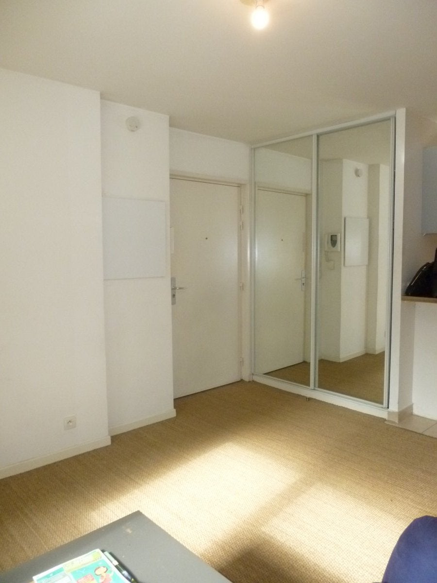 Flat Rue Victor Hugo in Puteaux