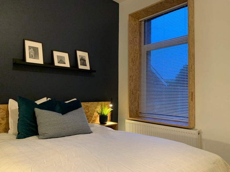 Room Ashley Road in Poole