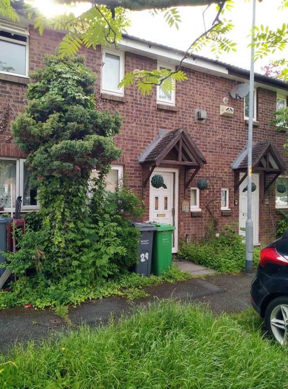 Room Hoskins Close in Manchester