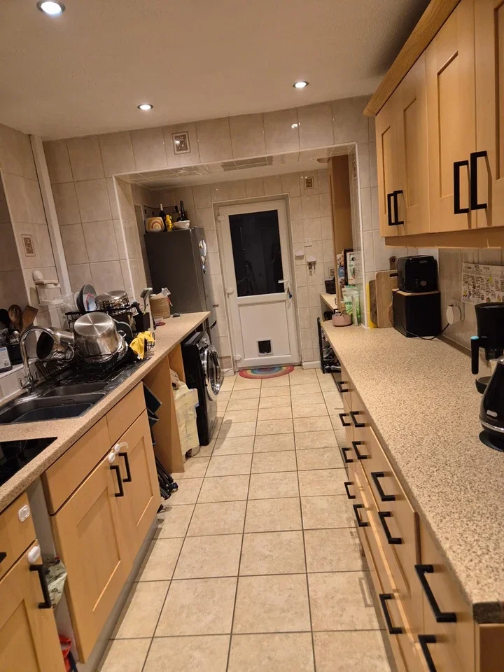 Room Farley Close in Bristol