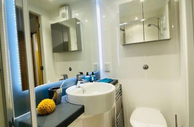 Room Sopwith Avenue in Greater London