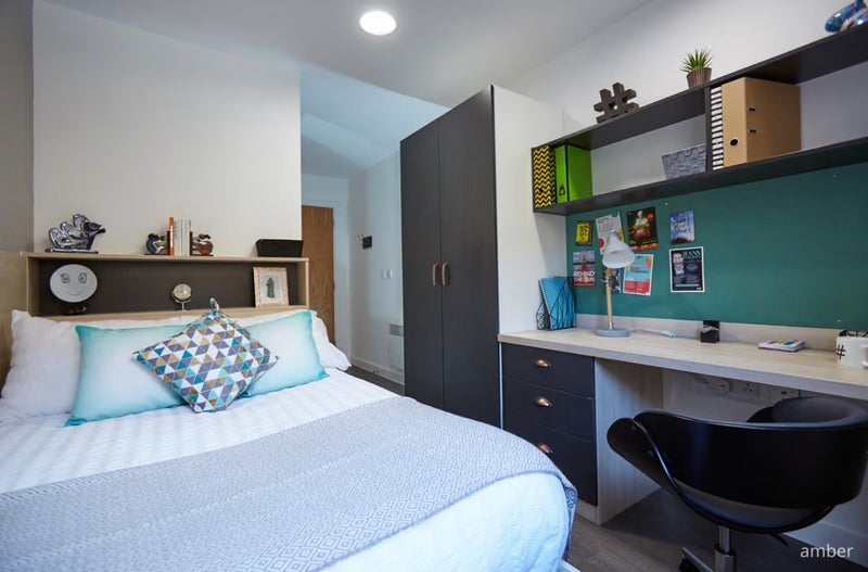 Room Sopwith Avenue in Greater London