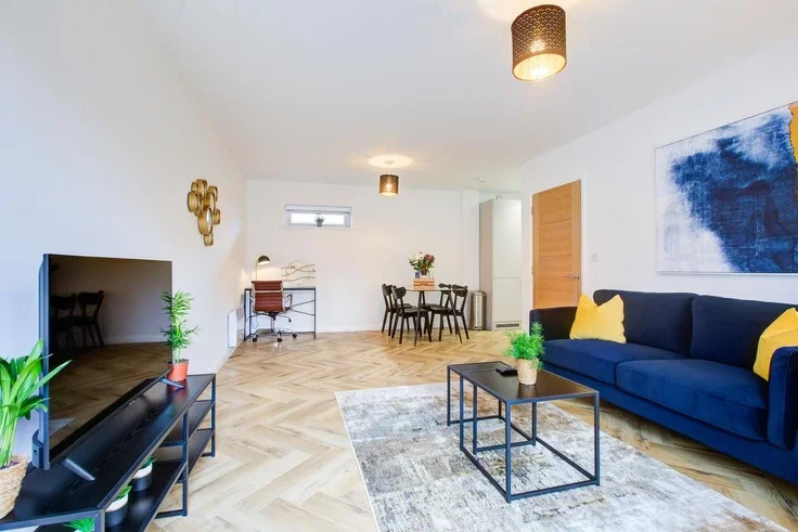 Flat Love Lane in Greater London