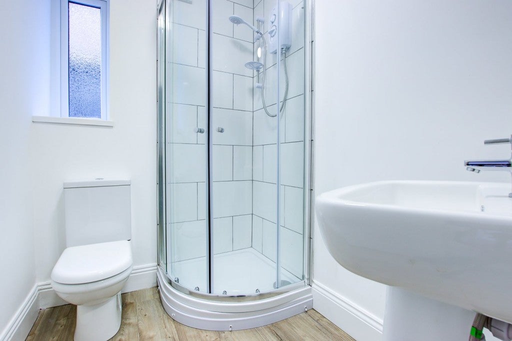 Flat Eskdale Terrace in Newcastle upon Tyne
