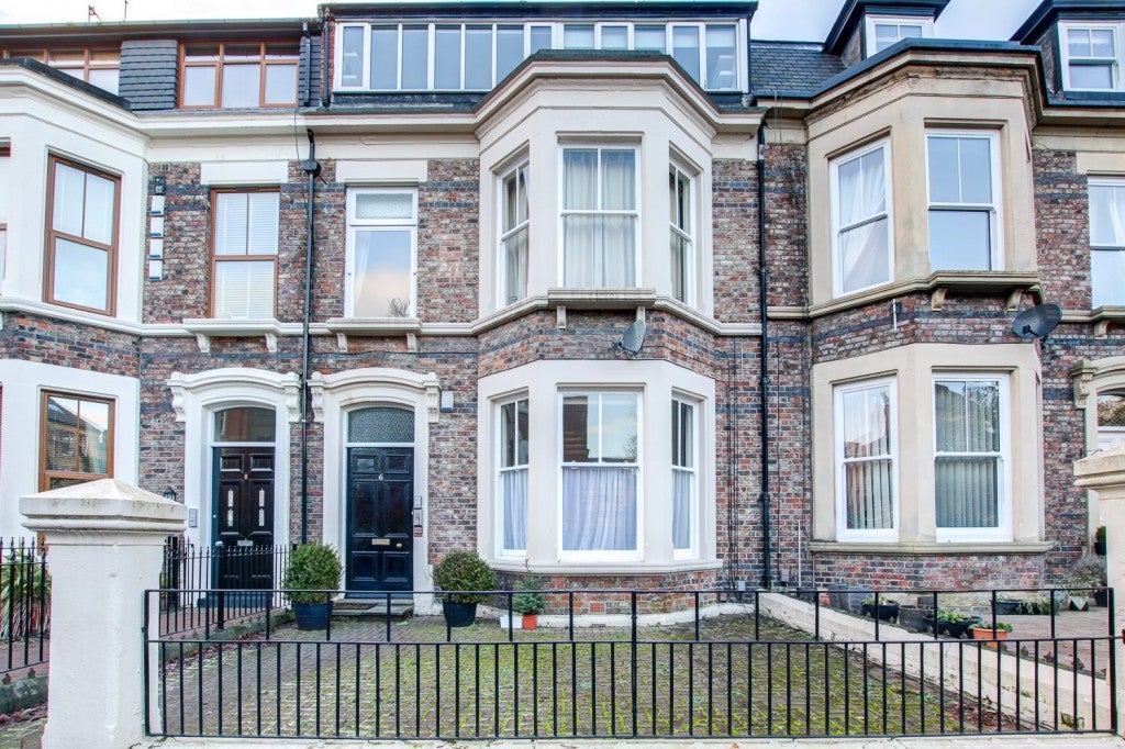 Flat Eskdale Terrace in Newcastle upon Tyne