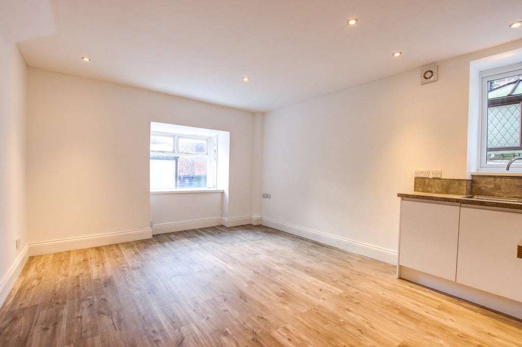 Flat Eskdale Terrace in Newcastle upon Tyne