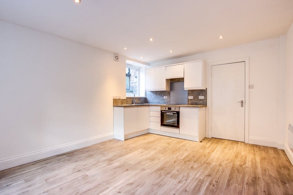 Flat Eskdale Terrace in Newcastle upon Tyne