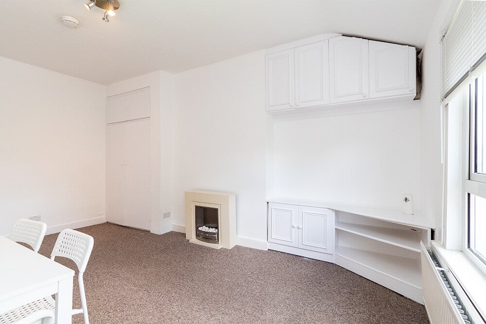 Flat Cricklewood Lane in Greater London