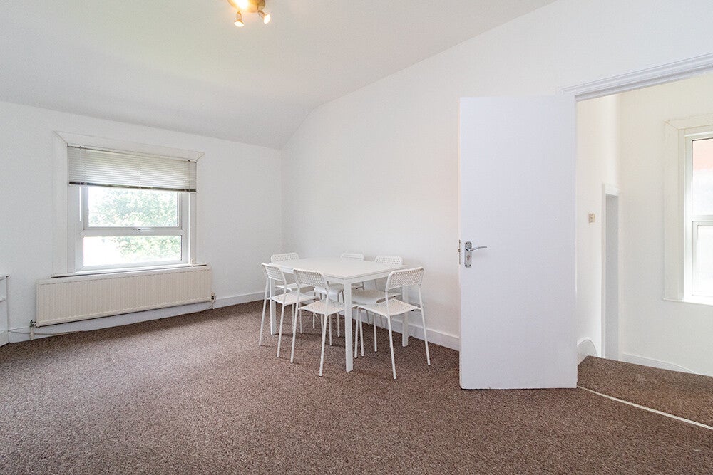 Flat Cricklewood Lane in Greater London