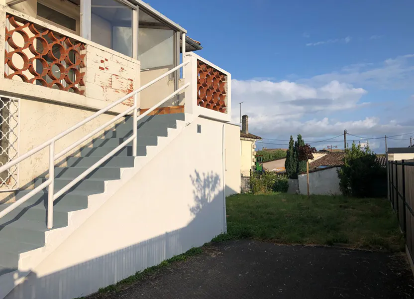 Flat Rue Michel de Montaigne in Créon