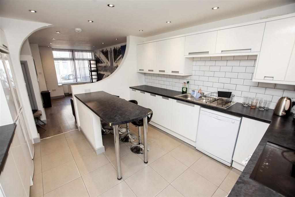 Flat Teignmouth Road in Birmingham