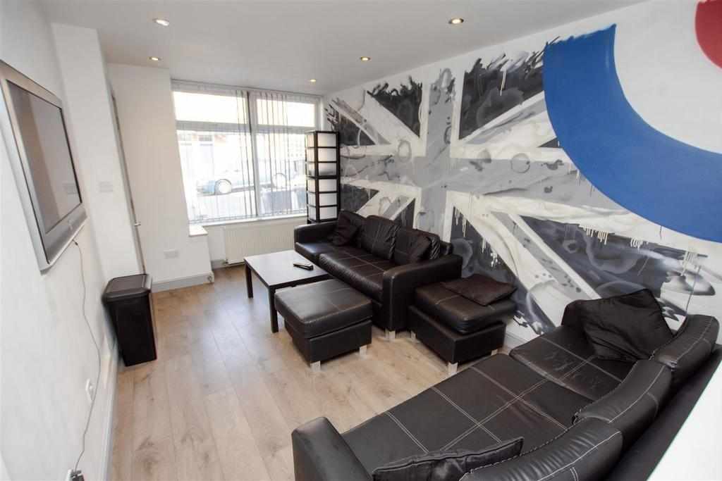 Flat Teignmouth Road in Birmingham