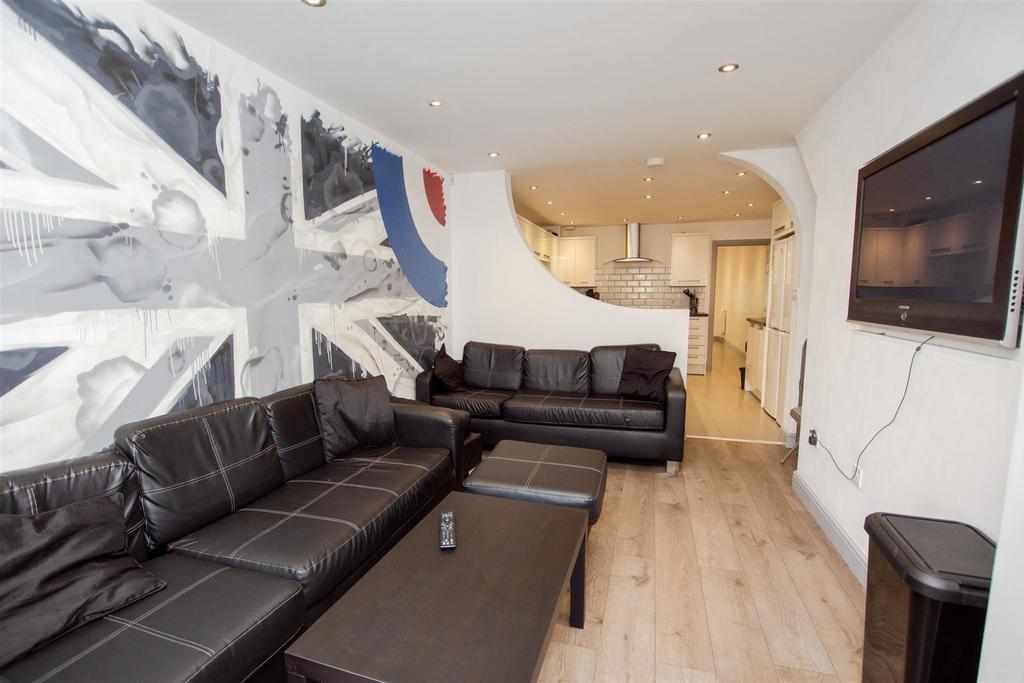 Flat Teignmouth Road in Birmingham