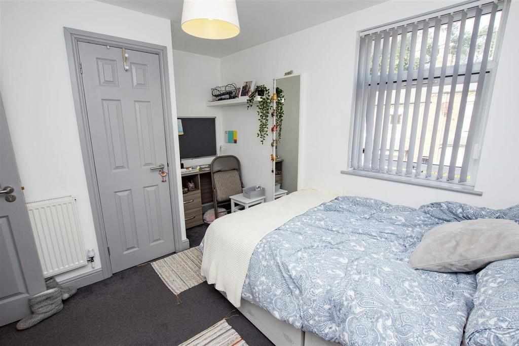 Flat Teignmouth Road in Birmingham