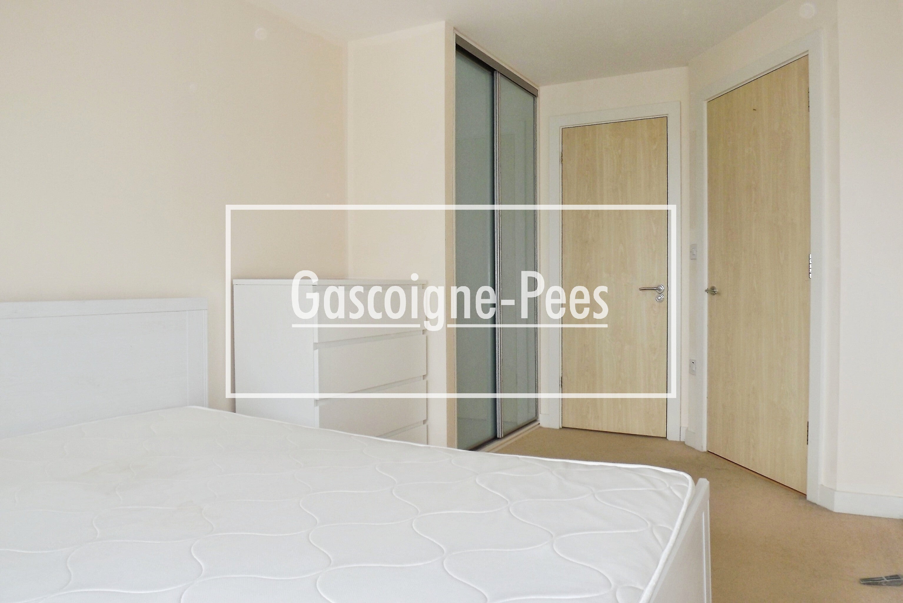 Flat Glebe Gardens in Basingstoke and Deane
