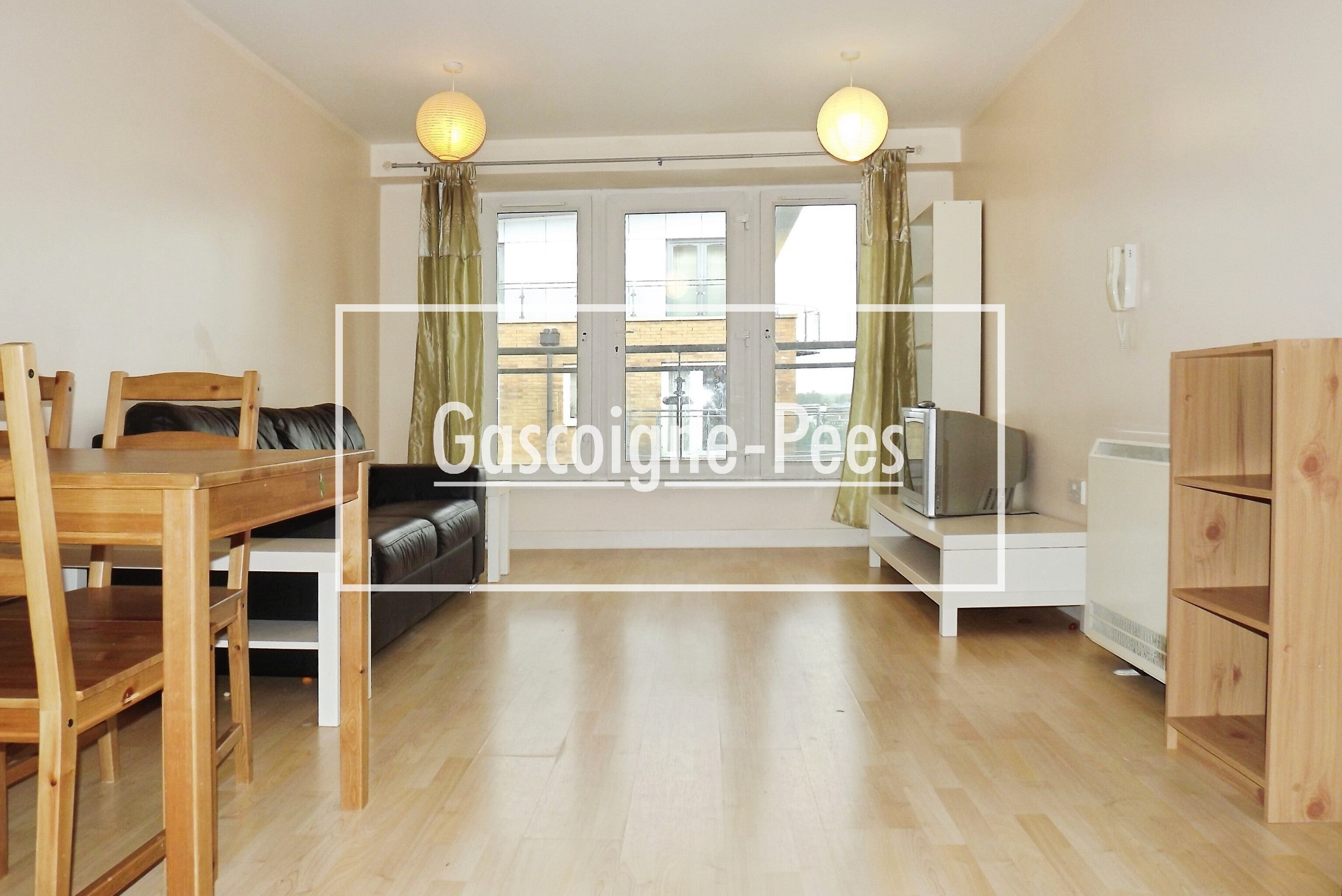 Flat Glebe Gardens in Basingstoke and Deane