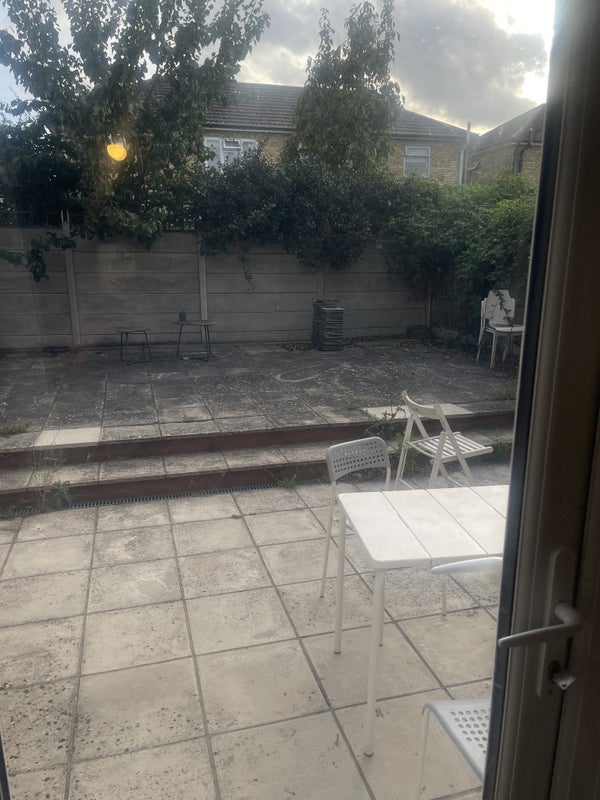 Room Kingfield Street in Greater London